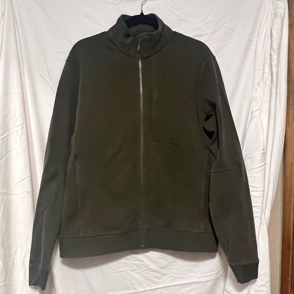DISCOUNTED Lululemon Sojourn Jacket Dark Olive | Fall | Activewear | Workout - Picture 5 of 12